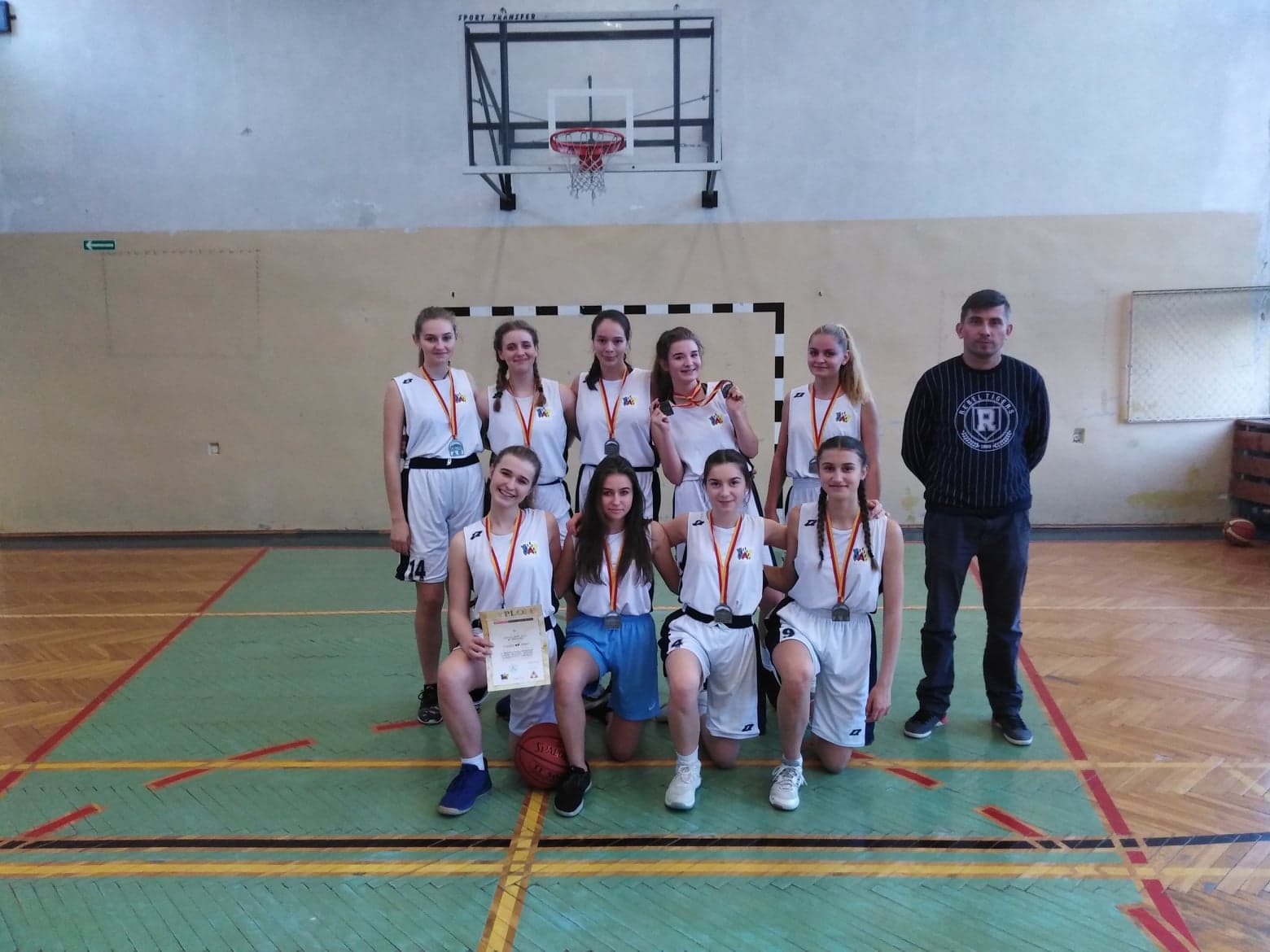 srebrne medalistki mistrzostw Wrocławia w roku szkolnym 201819 ZS 20